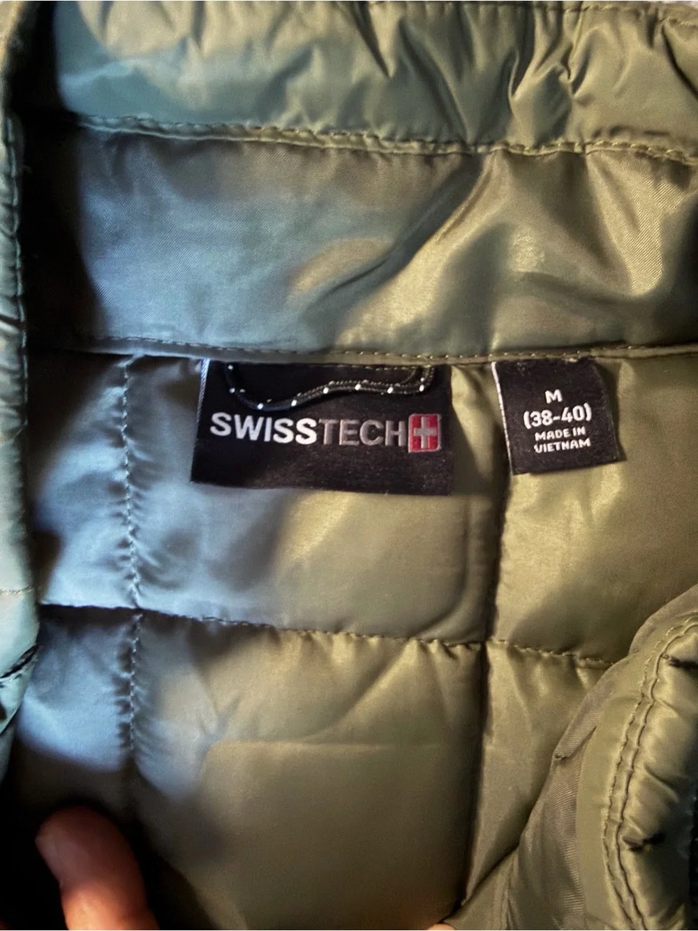 Swiss Tech Men’s Olive Green Medium Quilted Puffer Vest